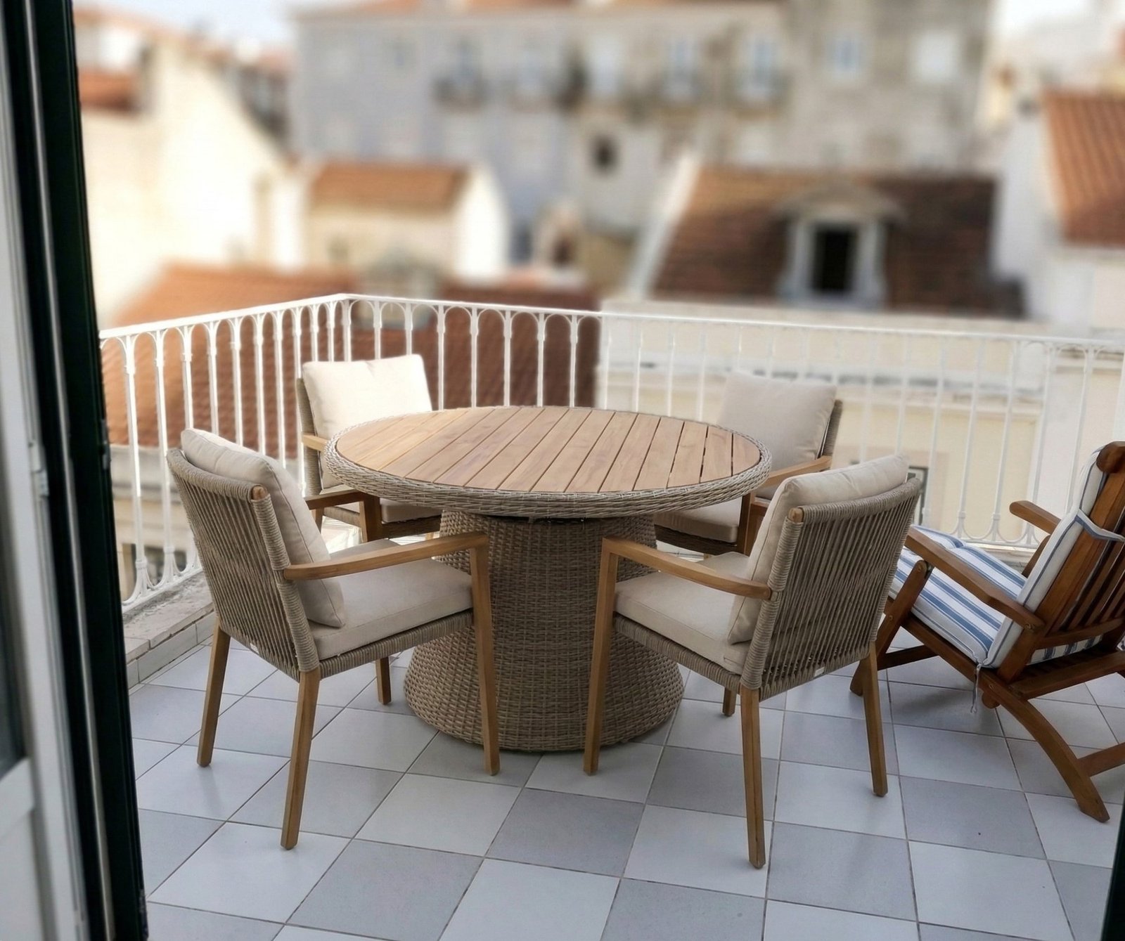 Tagus Penthouse Lisbon - Spacious penthouse apartment with city views in Lisbon, Portugal